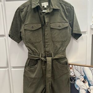 🫒🫒Universal Thread Olive Green Jumpsuit / NWOT 🫒🫒